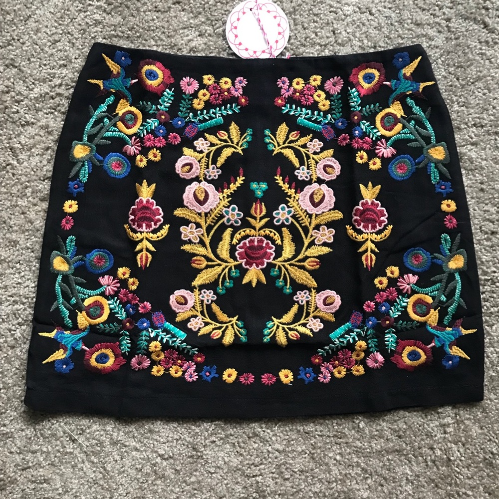 Sexy Boho Floral Embroidered Skirt - Picture 2 of 4